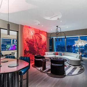 Corner Suite